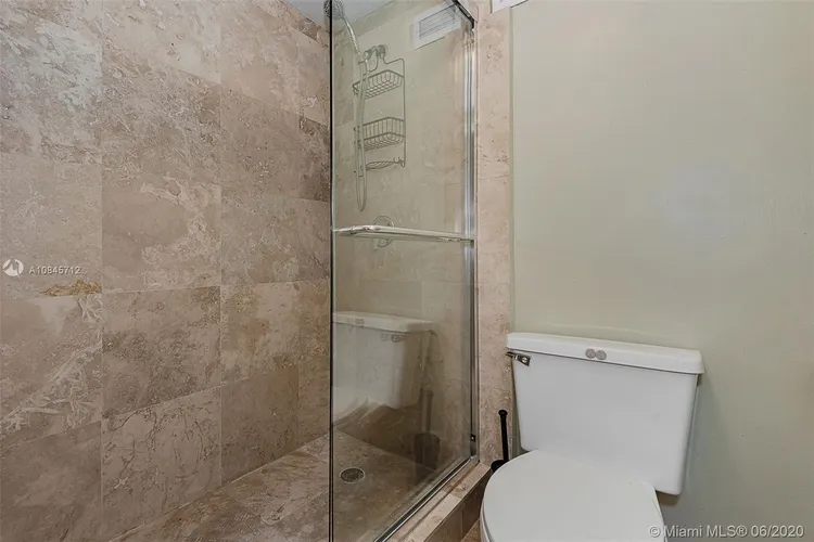 Sea Air Towers #918 image #21