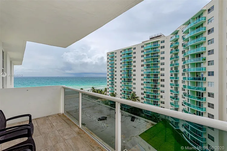 Sea Air Towers #918 image #23