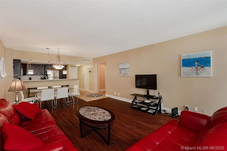 Sea Air Towers #918 image #7