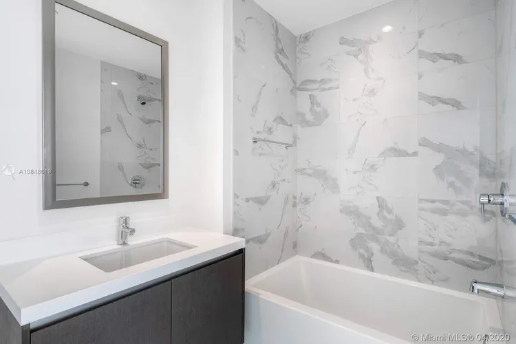 Paramount Miami Worldcenter #4112 image #12