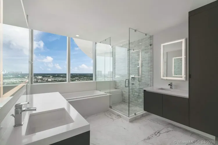 Paramount Miami Worldcenter #4112 image #7