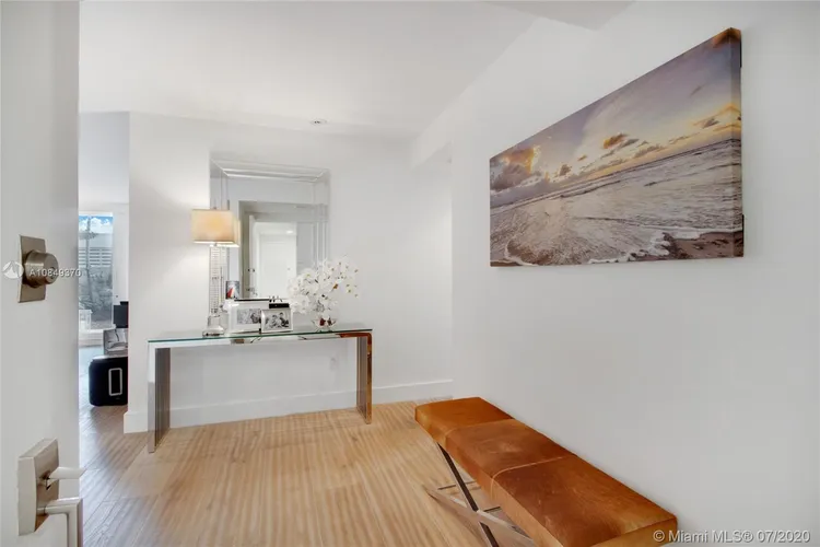 Commodore Club West #104 image #6