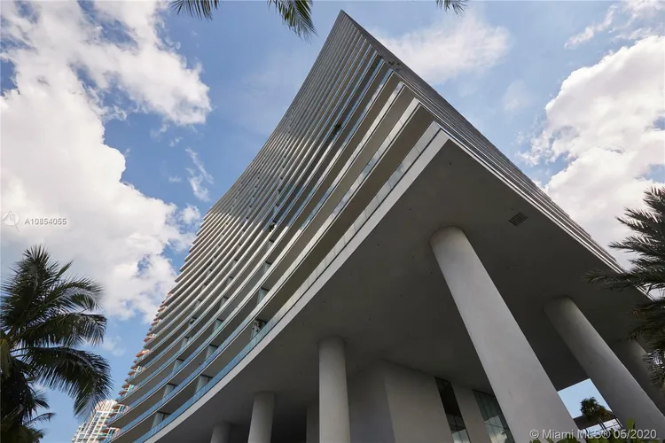 Apogee #702 image #15