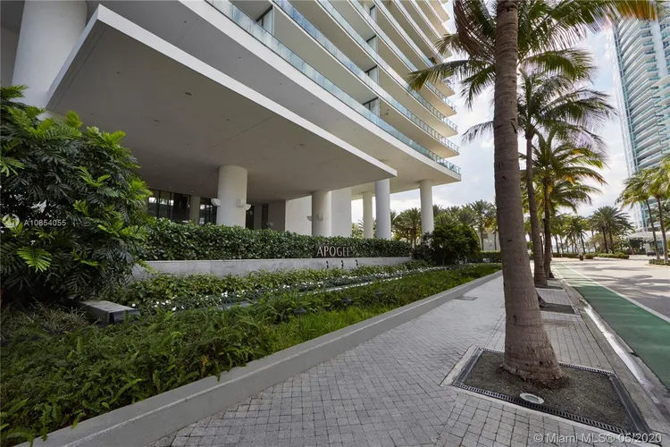 Apogee #702 image #16