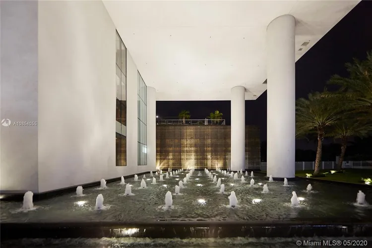 Apogee #702 image #27