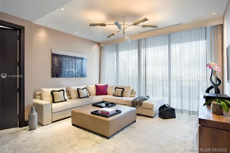 Apogee #702 image #7