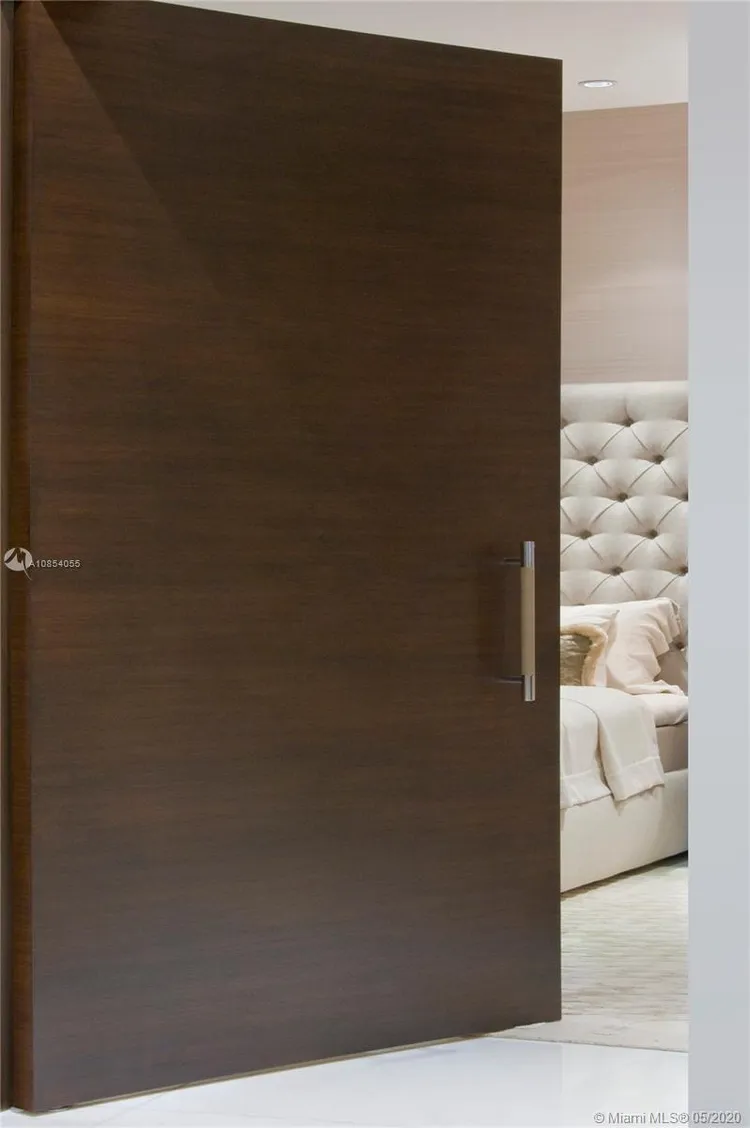 Apogee #702 image #8