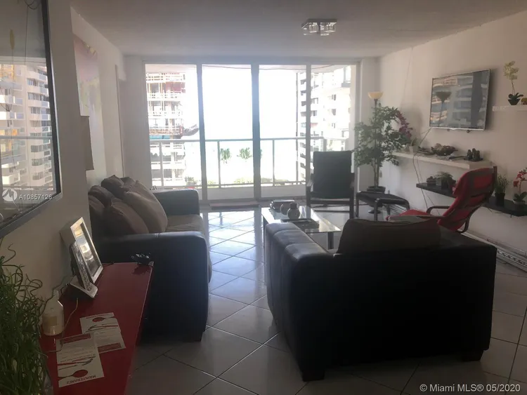 Royal Embassy #10J image #9