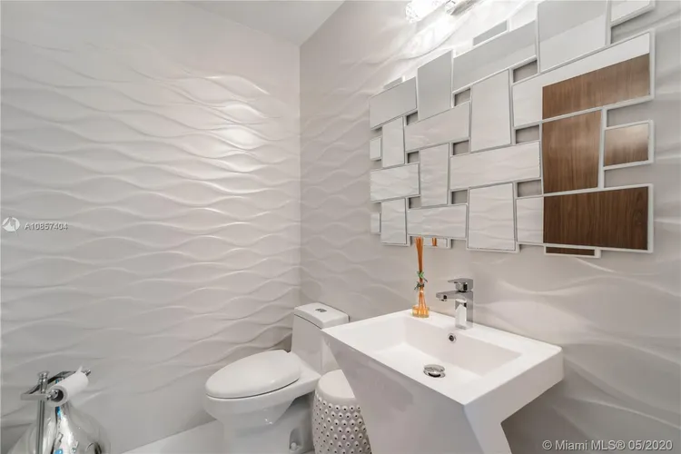 Paramount Bay #2907 image #20