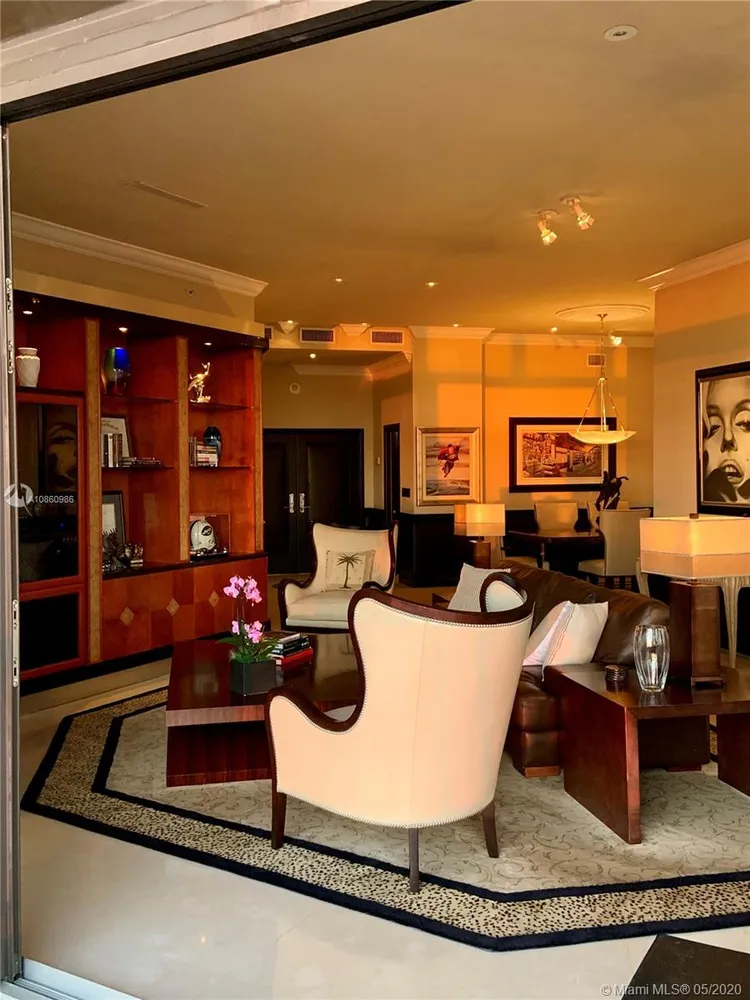 Villa Regina Condo #T206 image #11