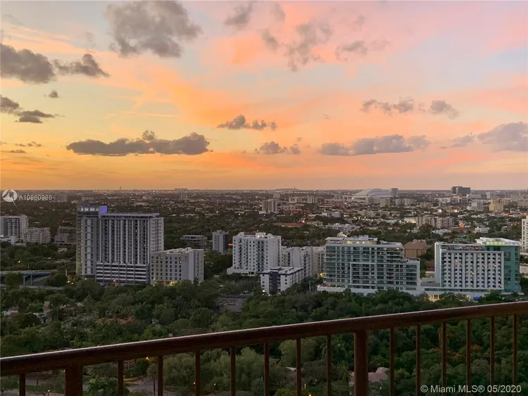 Villa Regina Condo #T206 image #14