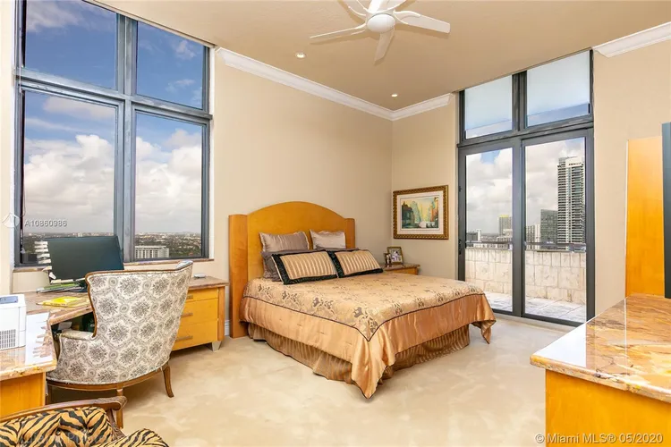 Villa Regina Condo #T206 image #17