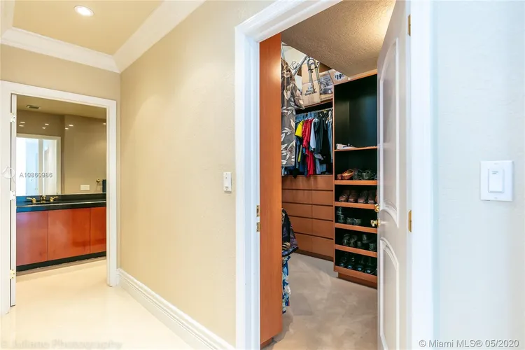 Villa Regina Condo #T206 image #18