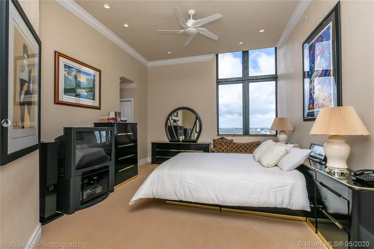 Villa Regina Condo #T206 image #23