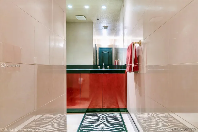 Villa Regina Condo #T206 image #26