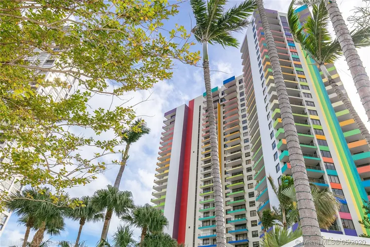 Villa Regina Condo #T206 image #32