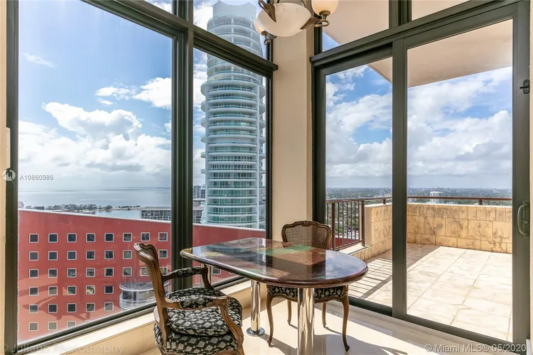 Villa Regina Condo #T206 image #6