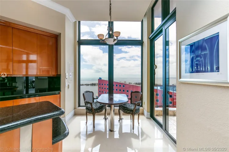 Villa Regina Condo #T206 image #9