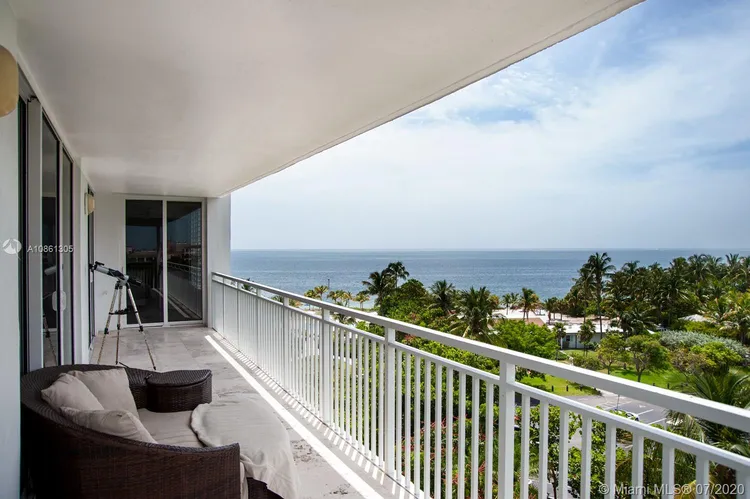 Sands of Key Biscayne #8M image #14