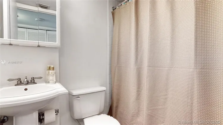 Brickell Key II #813 image #33