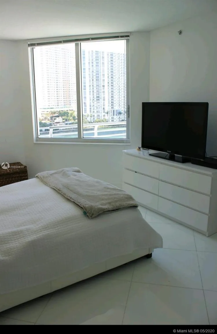 One Miami #907 image #10