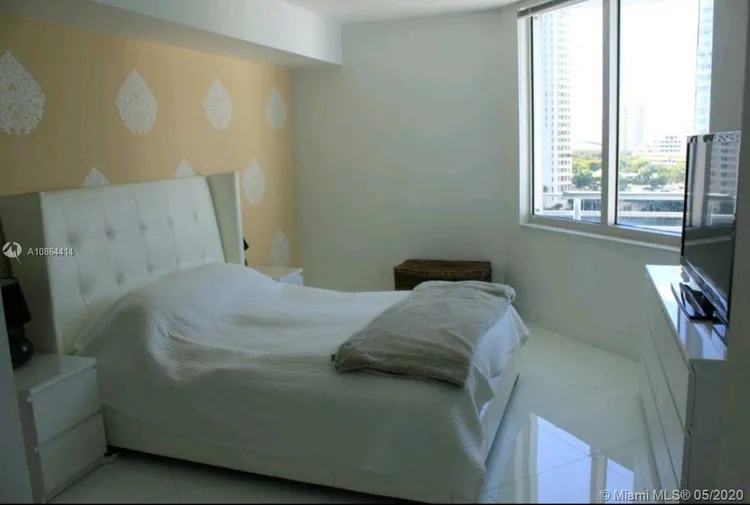 One Miami #907 image #9