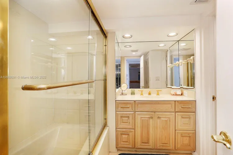 Grove Towers #P4A image #19