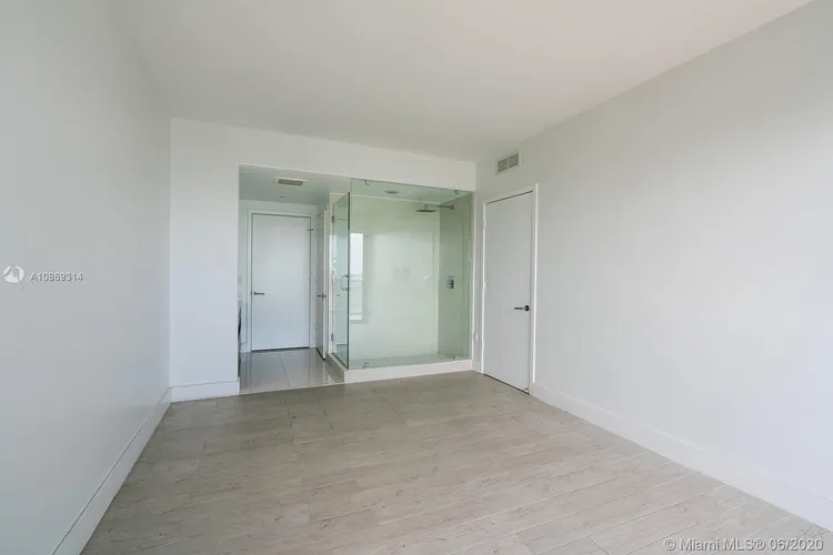 Icon Bay #2206 image #11