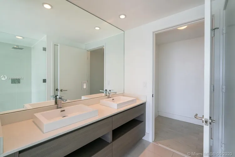 Icon Bay #2206 image #12