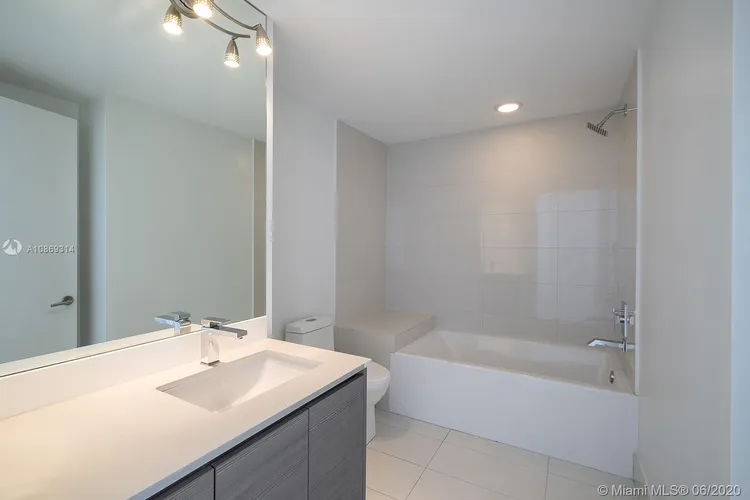 Icon Bay #2206 image #14