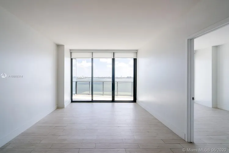 Icon Bay #2206 image #7