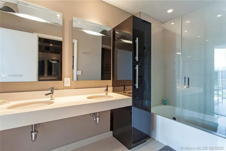 Paramount Bay #701 image #14