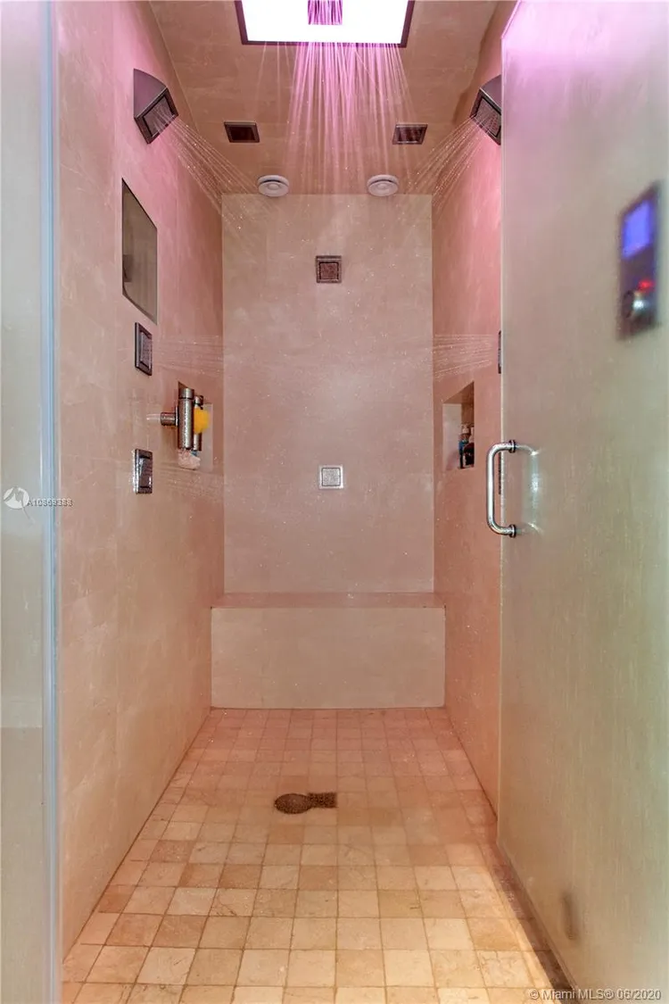 Paramount Bay #701 image #9