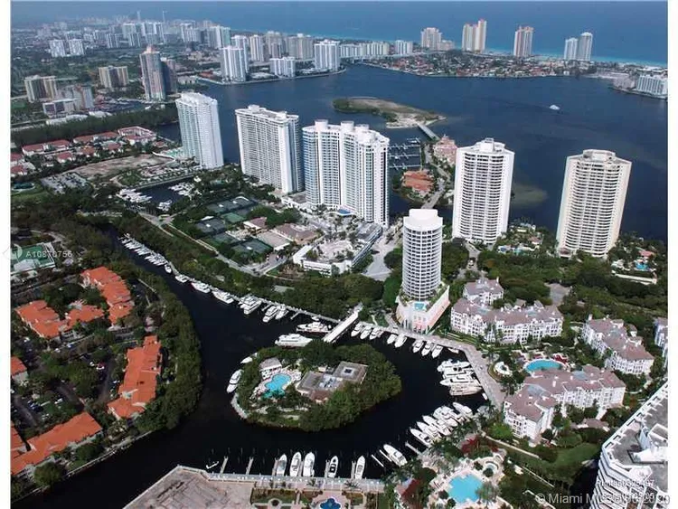 Bellini Williams Island #1001 image #13