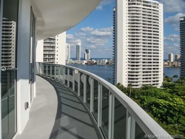 Bellini Williams Island #1001 image #6