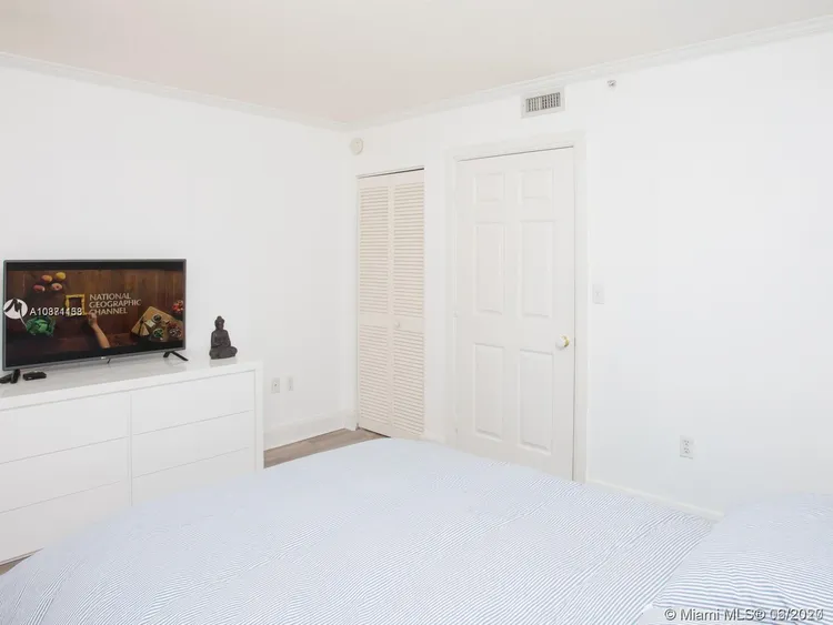 The Mutiny #1009 image #15