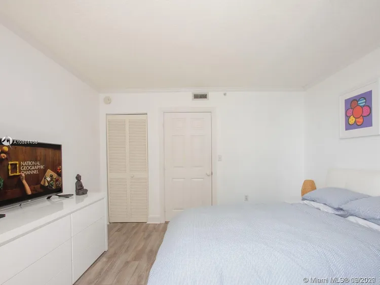 The Mutiny #1009 image #17