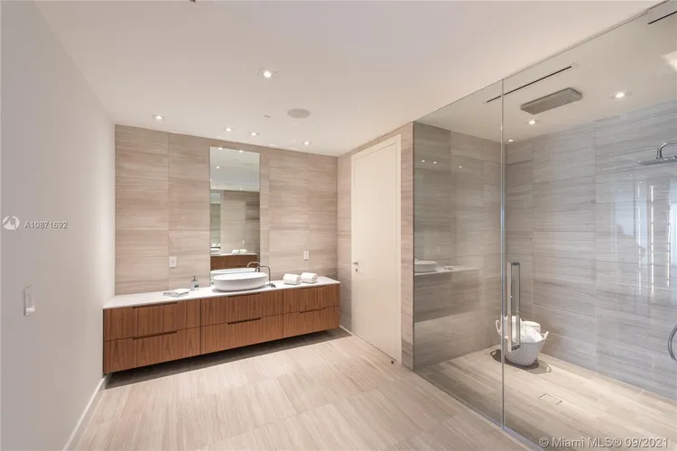 The Ritz-Carlton Residences Mid-Beach #427 image #16