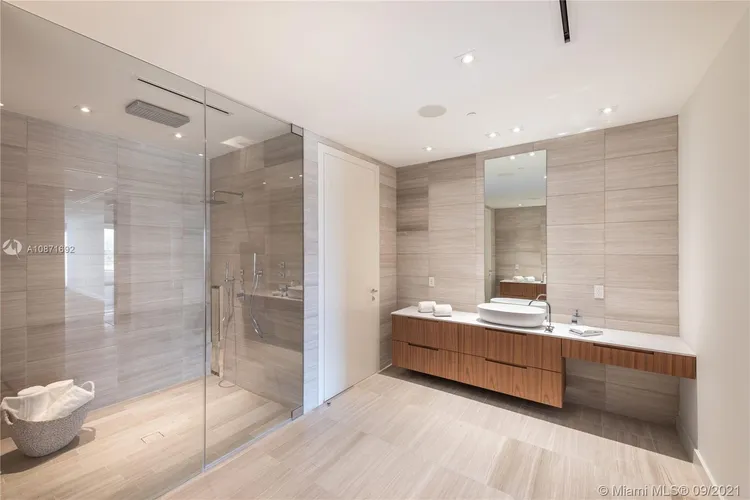 The Ritz-Carlton Residences Mid-Beach #427 image #17