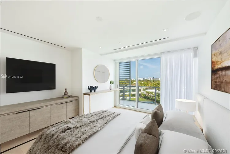The Ritz-Carlton Residences Mid-Beach #427 image #18