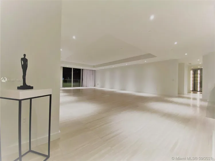 The Ritz-Carlton Residences Mid-Beach #427 image #37