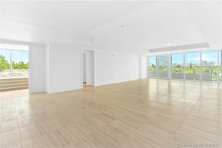 The Ritz-Carlton Residences Mid-Beach #427 image #38