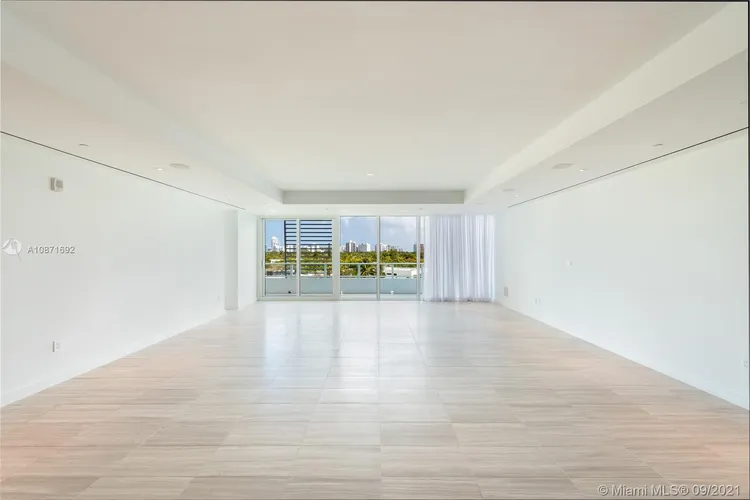 The Ritz-Carlton Residences Mid-Beach #427 image #39