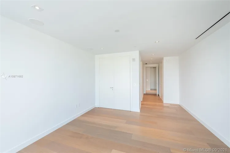 The Ritz-Carlton Residences Mid-Beach #427 image #58