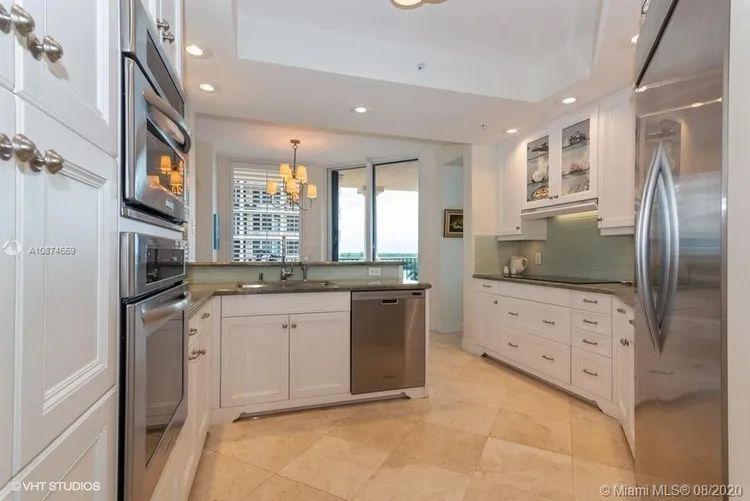 Verona Condo Deering Bay #501 image #11