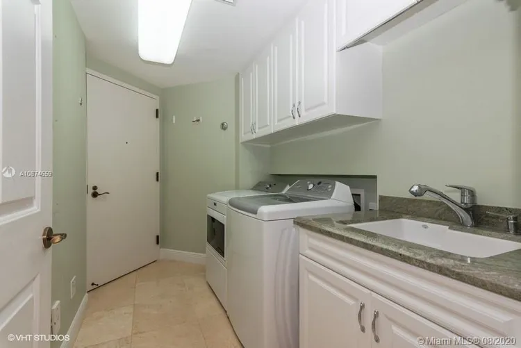 Verona Condo Deering Bay #501 image #13