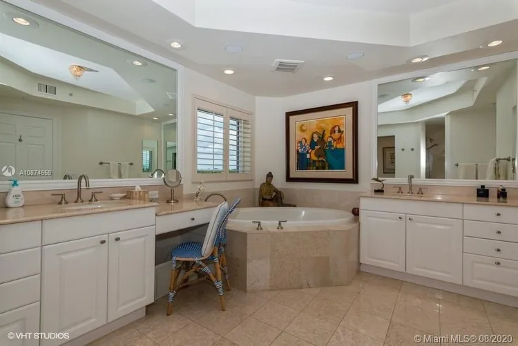 Verona Condo Deering Bay #501 image #14
