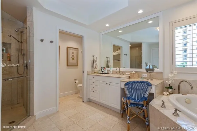 Verona Condo Deering Bay #501 image #15