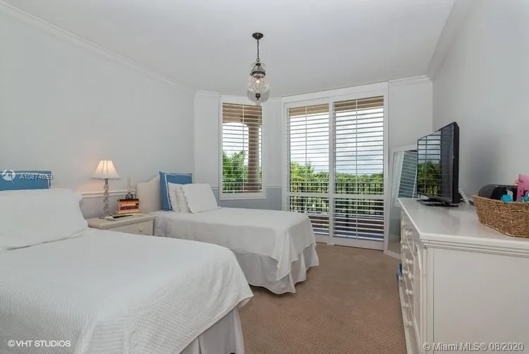 Verona Condo Deering Bay #501 image #17