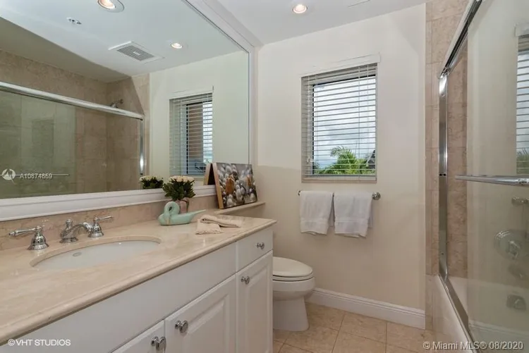 Verona Condo Deering Bay #501 image #19